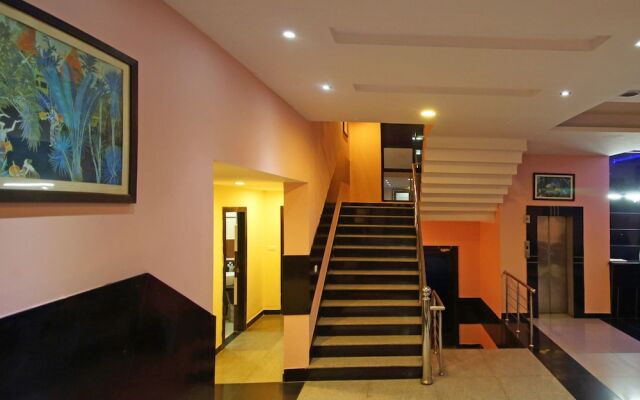 Hotel Center Point by OYO Rooms