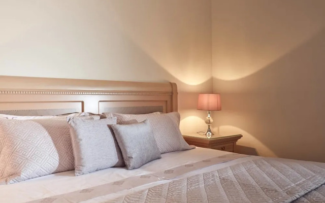 Mont Bleu Luxury Villa