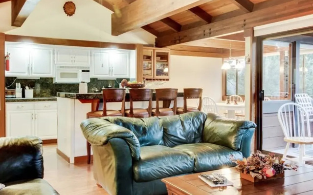 Tahoe Taverns 101 By Tahoe Mountain Properties