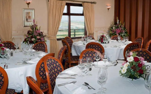 Hunley Hotel and Golf Club