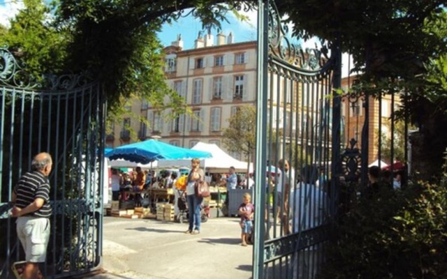 Modern Mansion With Swimming Pool, Terrace, Garden Furniture