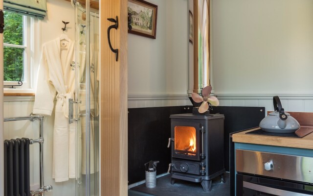 The Wriggly Tin & Baa Spa at Tregoose Old Mill