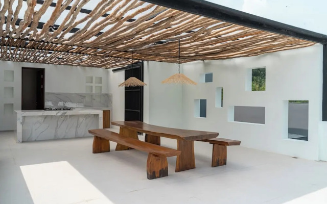 Lavender Rooftop 3BR Villa with a Heated Private Pool