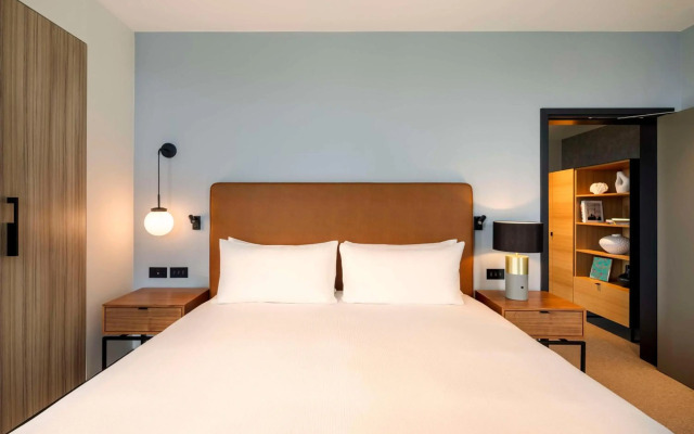 Hilton Woking