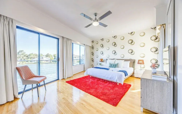 StayAU 6BR Deluxe Lakeview Point Cook
