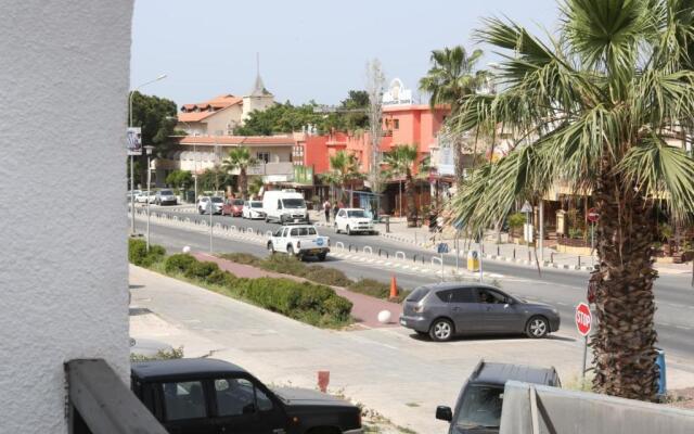 Kato Paphos Apt 400m To The Beach