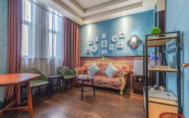 Four Seasons Qingteng Hotel (Beilun Chunxiao Wanren Beach)