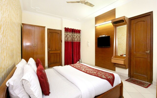 Hotel Paradise by OYO Rooms