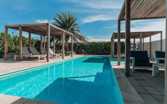 Luxury townhouse with pool in PALM BEACH