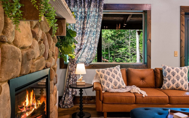 Blue Bird 3 Bedroom Cabin