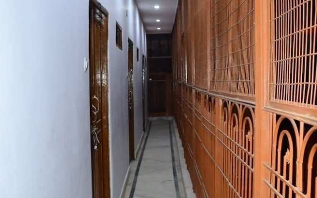 Hotel Shivratri Guest House