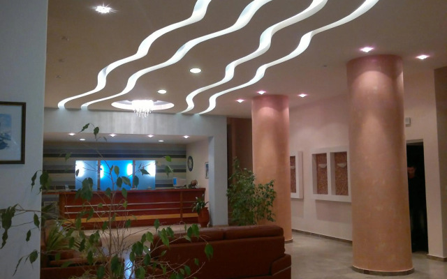 Three Stars Beach Hotel