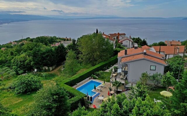 Villa Bregi