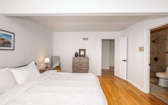 Top Notch City Escape w King Bed