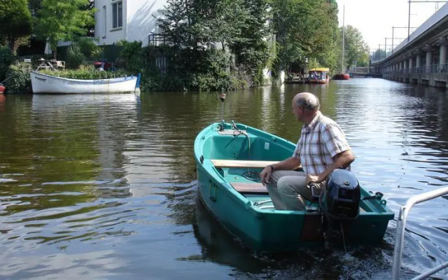 bedmetbootje & bedwithmotorboat