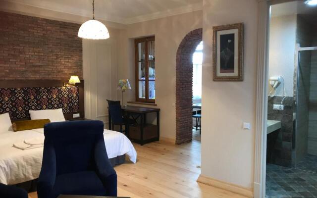 Botanical 21 Apartments