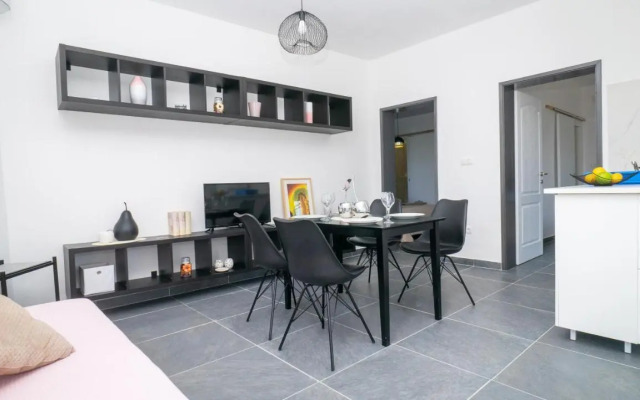 Apartman A2 s vlastitim bazenom