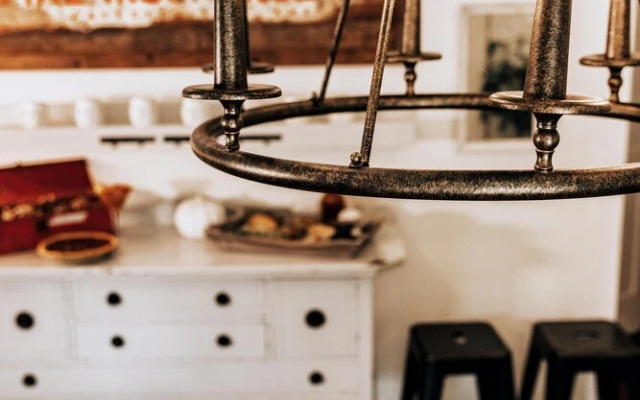 The SoFay Farmhouse - 1 Mile From U of A - Luxury Amenities