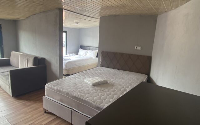 Zeus Convenient Suit İstanbul