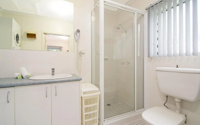 Port Douglas Outrigger Holiday Apartments