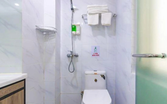 Wanshi Chang Anshun Express Apartment (Shenzhen North Railway Station)