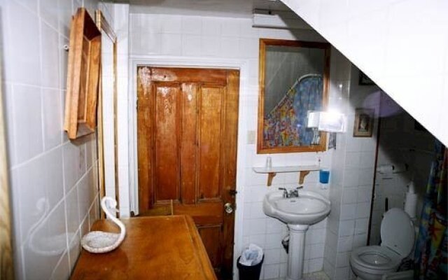 Alacoque B&B Revolution