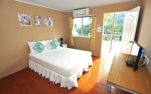 Phi Phi Uphill Cottage