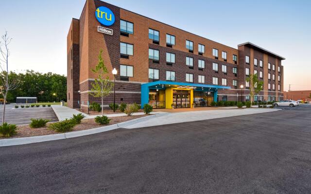 Tru by Hilton Sterling Heights Detroit