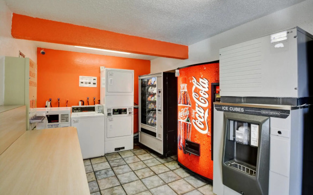Motel 6 Southington, CT - Hartford