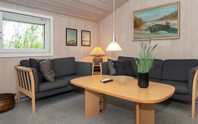 6 Person Holiday Home in Hemmet