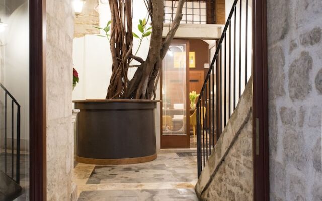 Oro Hotel