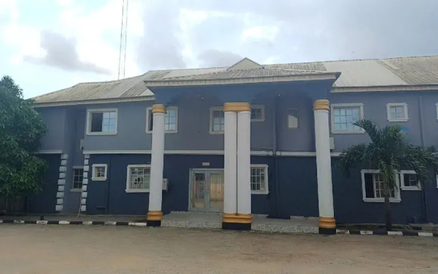 AP Luxury Inn