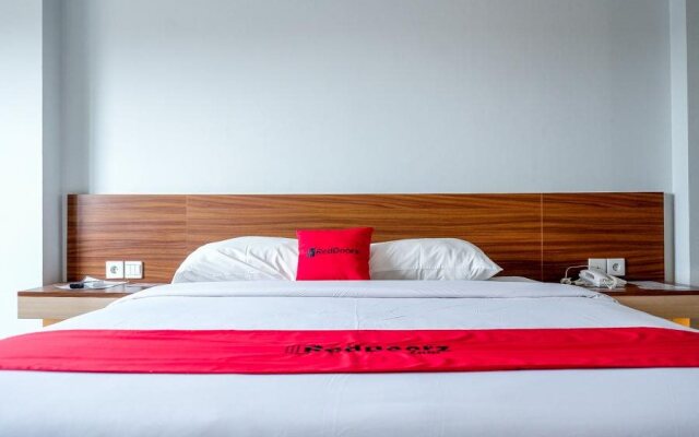 Paramita Hotel by RedDoorz