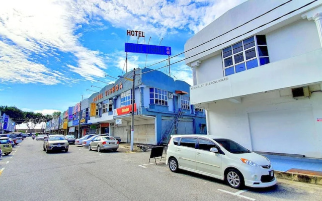 OYO 89737 Hotel Tishoa