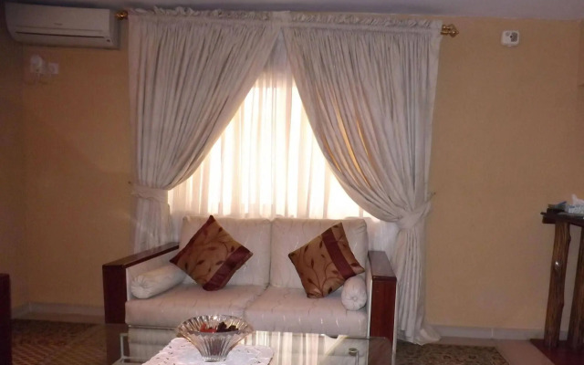 La Playa Suites