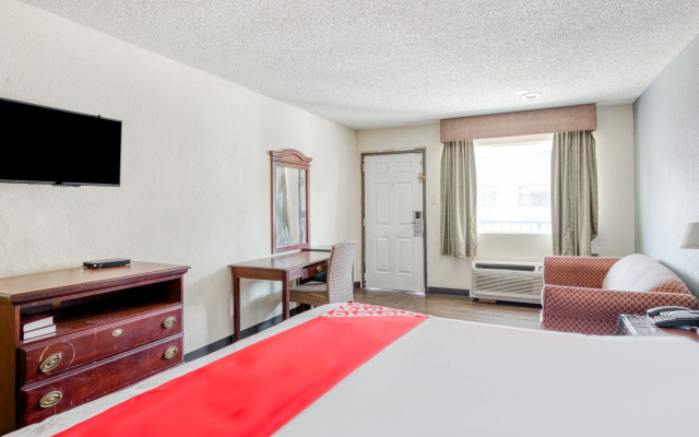 OYO Hotel Rosenberg TX I-69