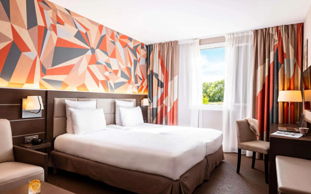 Mercure Omaha Beach Hotel