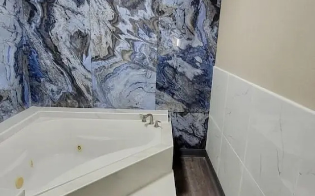 Budget Inn & Suites