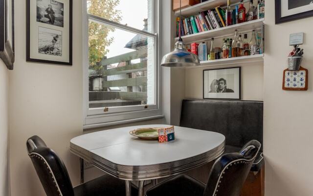 Light And Comfortable Hammersmith Home Ssq