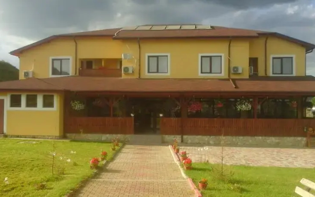 Pensiunea Poiana Caprioarei