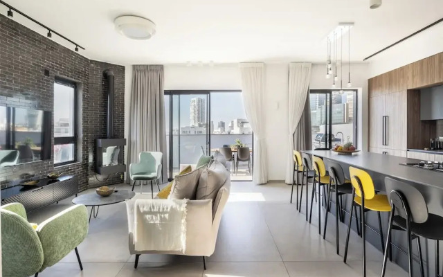 Rooftop Jacuzzi Penthouse by Sea N' Rent