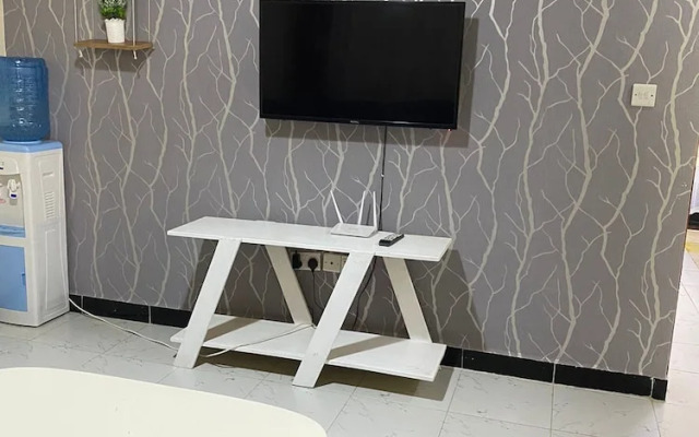 Lux Suites Millward Apartments Utawala