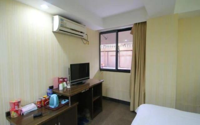 Huile Holiday Hostel