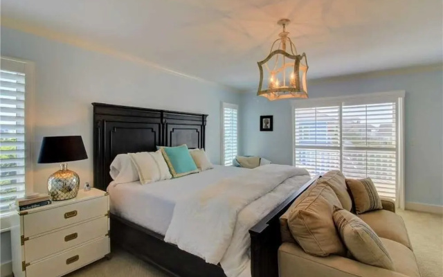 Linger Longer 3 Bedroom Home by RedAwning