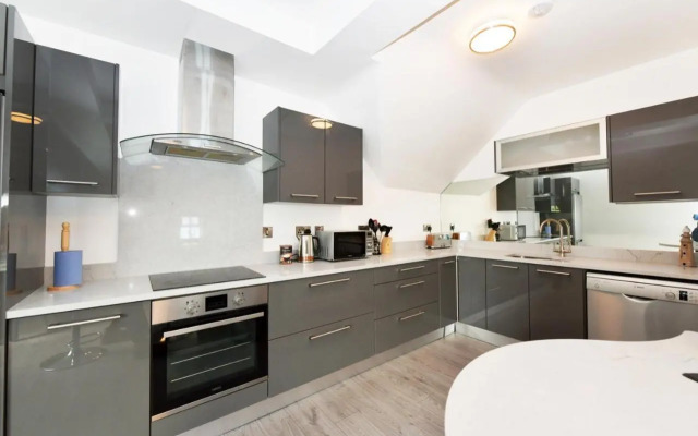 Pier House Luxury Apartment