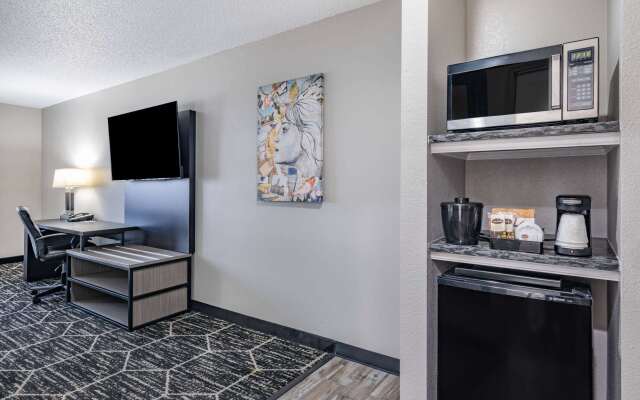La Quinta Inn & Suites by Wyndham Evansville