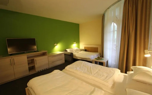 Edit Apartman