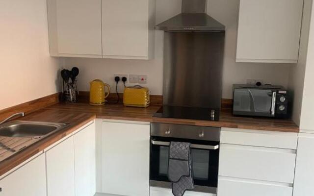 #0202 One Bedroom serviced apartment-Free parking