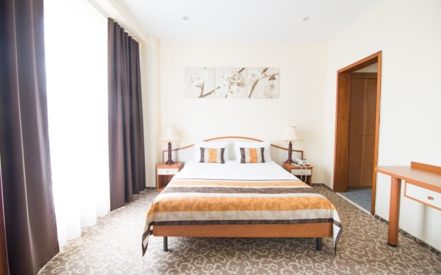 Hotel Trotus