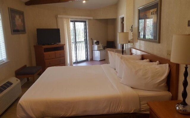 Cedar Park Whirlpool Suites